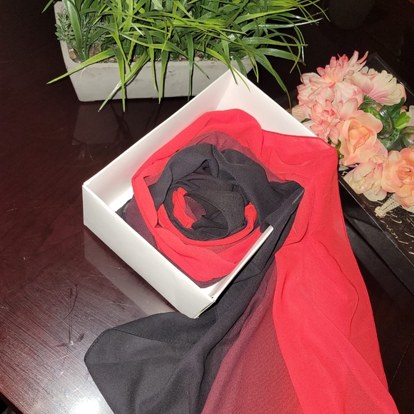 Scarf - Picture 8 of 9